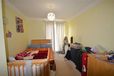2 bedroom apartment to rent, Leslie Park Road, Croydon, CR0