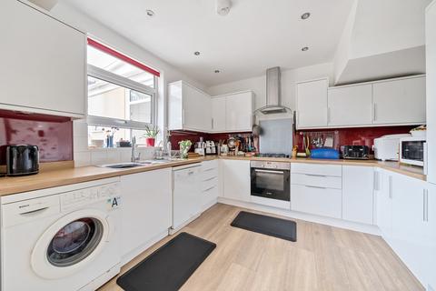 38 Bell Barn Road, Bristol, BS9 2DE
