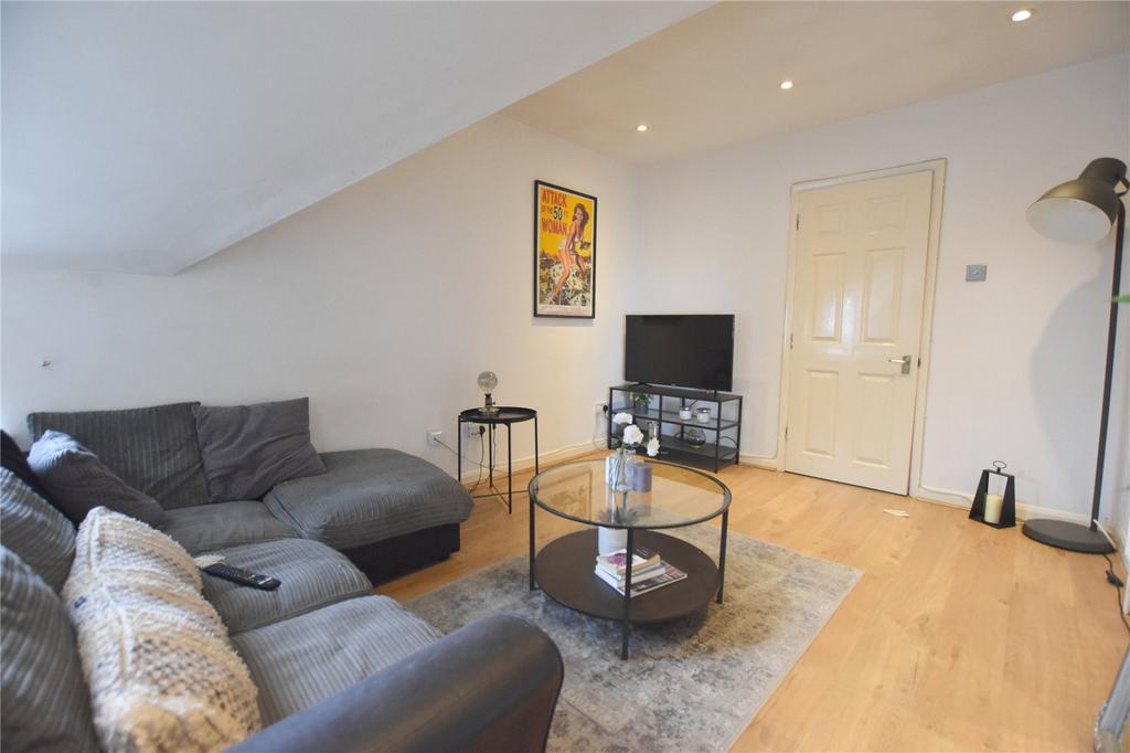 St. Davids Court, 100 Outram Road, Croydon, CR0 2 bed apartment to rent