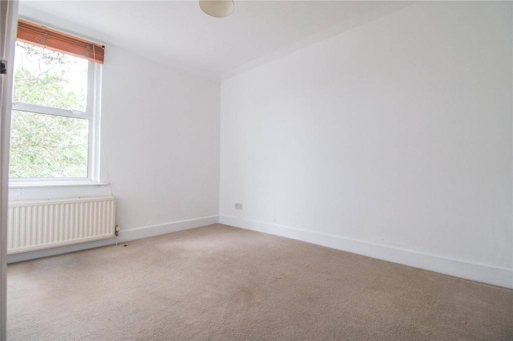 Apartment in Croydon - View 4