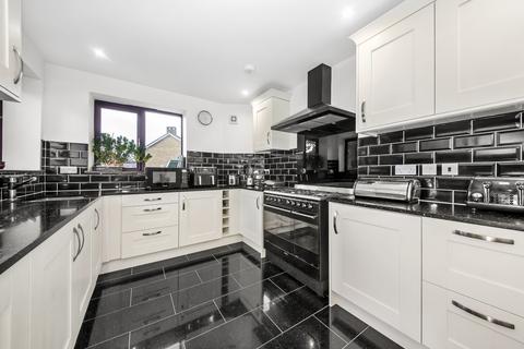 4 bedroom semi-detached house for sale - Downsview Gardens, London, SE19