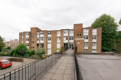 3 bedroom apartment for sale, Beulah Hill, London, SE19