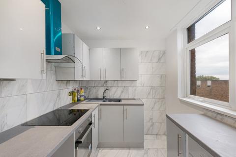 3 bedroom apartment for sale, Beulah Hill, London, SE19