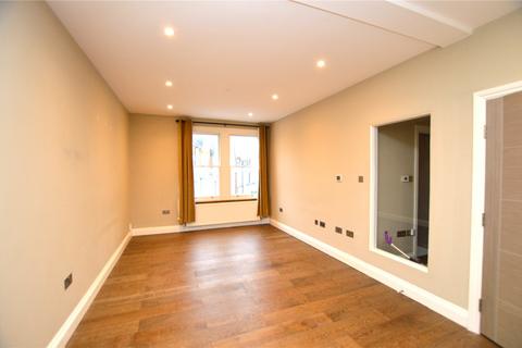 2 bedroom apartment to rent, Rockmount Road, London, SE19