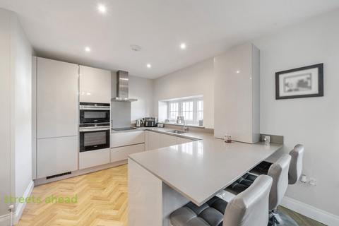 undefined, Woodcote Valley Road, Purley, CR8
