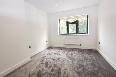 2 bedroom apartment to rent - Banstead Road, Purley, CR8
