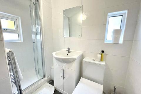 1 bedroom apartment for sale, Southbridge Road, Central Croydon, CR0