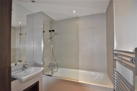 2 bedroom apartment to rent, Waterhouse Apartments, 3 Saffron Central Square, Croydon, CR0