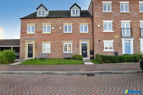 4 bedroom townhouse for sale, Biggleswade Drive, Runcorn