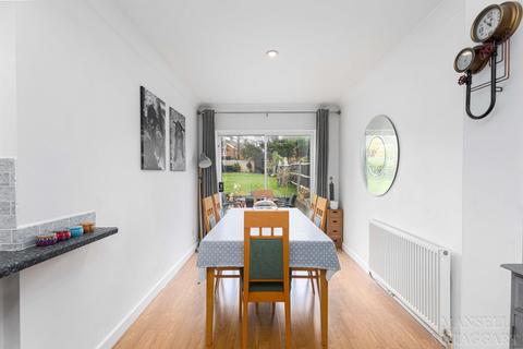 53 Forest View Road, East Grinstead, RH19 4AW