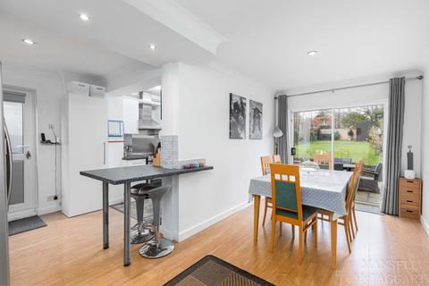53 Forest View Road, East Grinstead, RH19 4AW