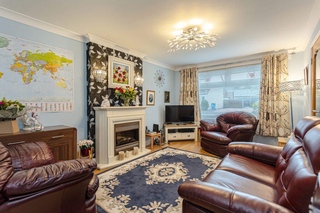 Lennox Gardens, Linlithgow, EH49 3 bed semidetached house for sale £