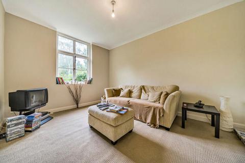 1 bedroom flat for sale - Castle Grove Road, Chobham, Woking, Surrey, GU24 8EF
