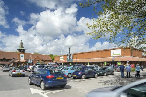 Retail property (high street) to rent, Locks Heath Shopping Village, Centre Way, Southampton, SO31 6DX