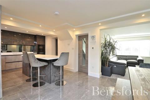 12 Roughtons, Chelmsford, CM2 8PF