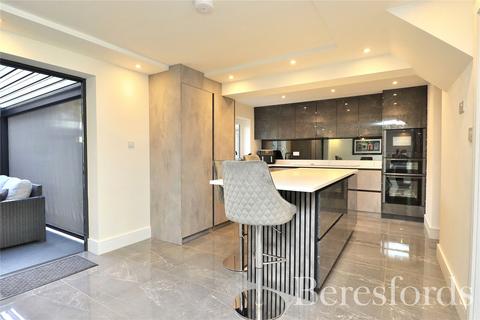 12 Roughtons, Chelmsford, CM2 8PF
