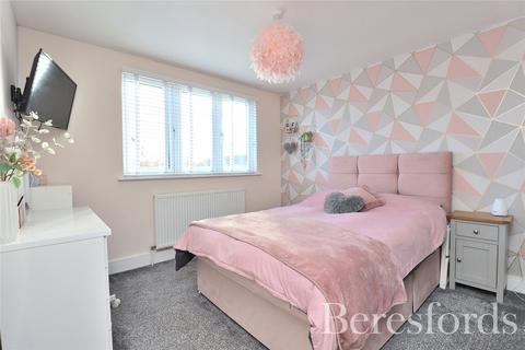 12 Roughtons, Chelmsford, CM2 8PF