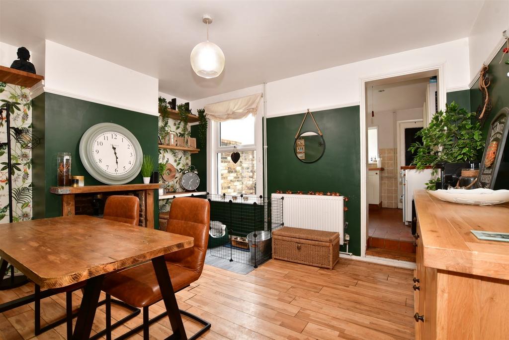 Montfort Road, Strood, Rochester, Kent 3 bed terraced house for sale