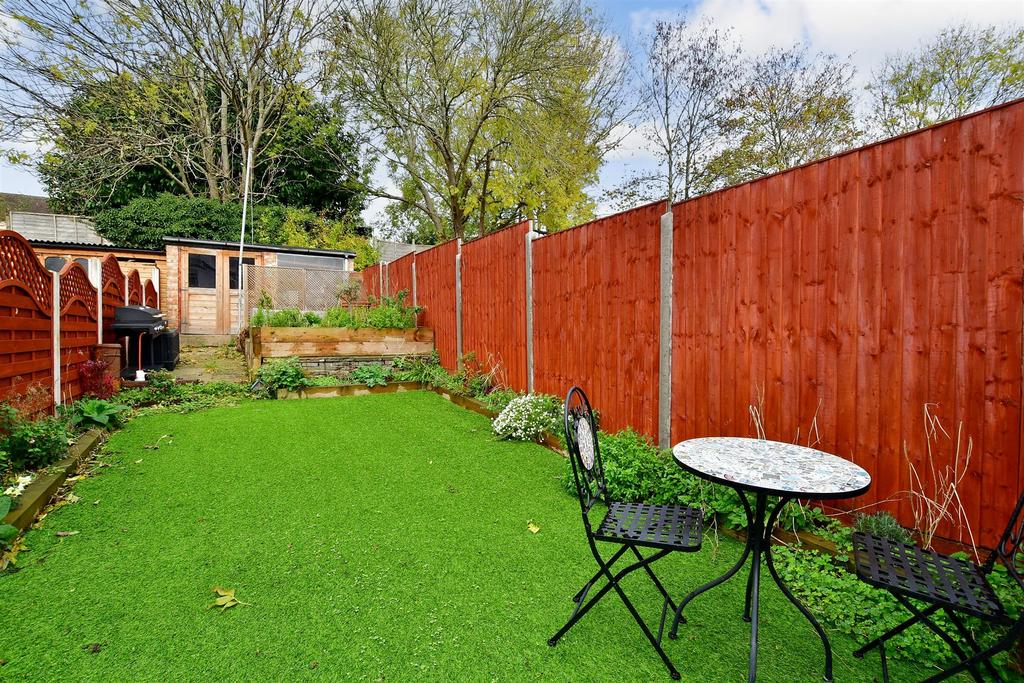 Montfort Road, Strood, Rochester, Kent 3 bed terraced house for sale