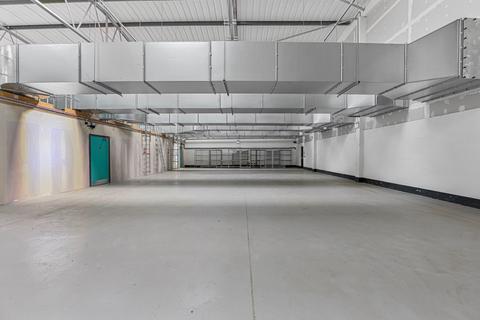 Warehouse to rent - Armstrong Way, Southall, Greater London, UB2