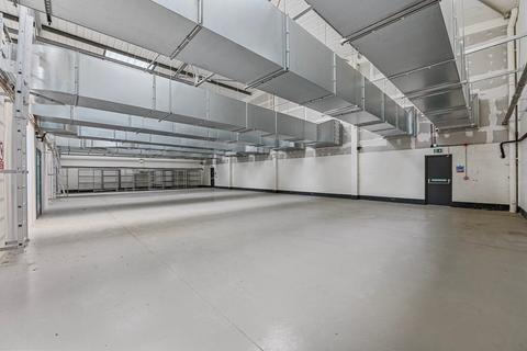 Warehouse to rent - Armstrong Way, Southall, Greater London, UB2