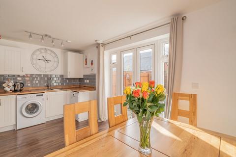 3 bedroom semi-detached house for sale - Curacao Crescent, Newton Leys Bletchley, Milton Keynes, Buckinghamshire