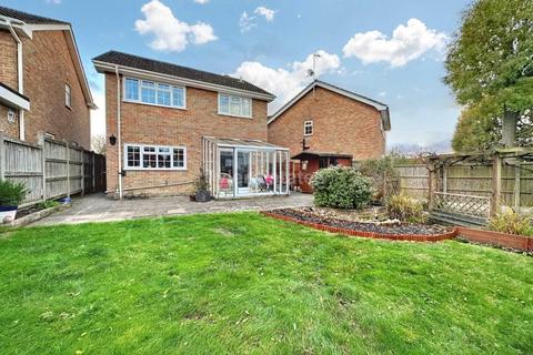 4 bedroom detached house for sale, The Rowans, Billericay CM11