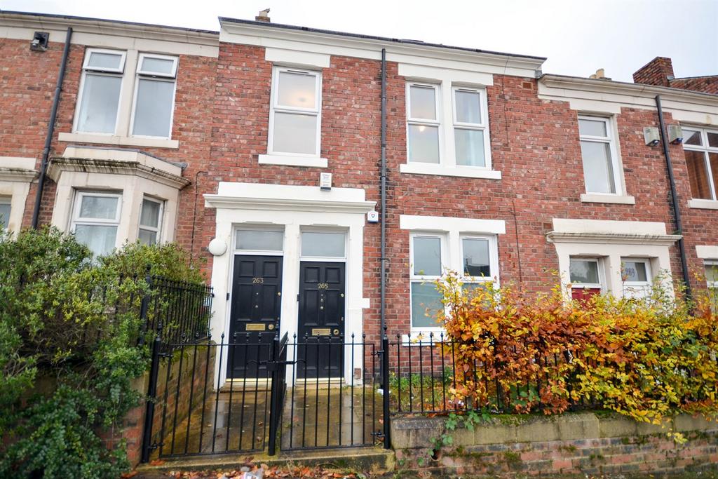 Whitehall Road, Gateshead 2 bed flat for sale £80,000