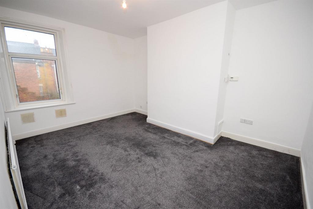 Whitehall Road, Gateshead 2 bed flat for sale £80,000
