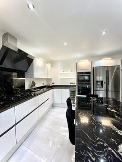 3 bedroom end of terrace house to rent - Bury Street