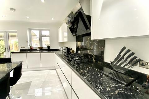 3 bedroom end of terrace house to rent - Bury Street