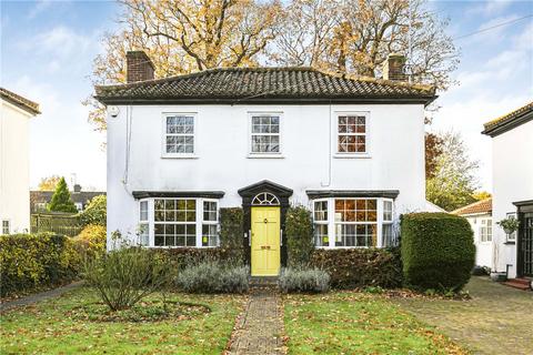 3 bedroom detached house for sale - Meadow Green, Welwyn Garden City, Hertfordshire