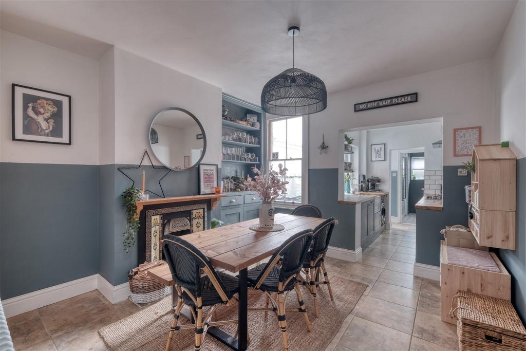 Lyttleton Street, Worcester, WR1 3JN 3 bed terraced house for sale £