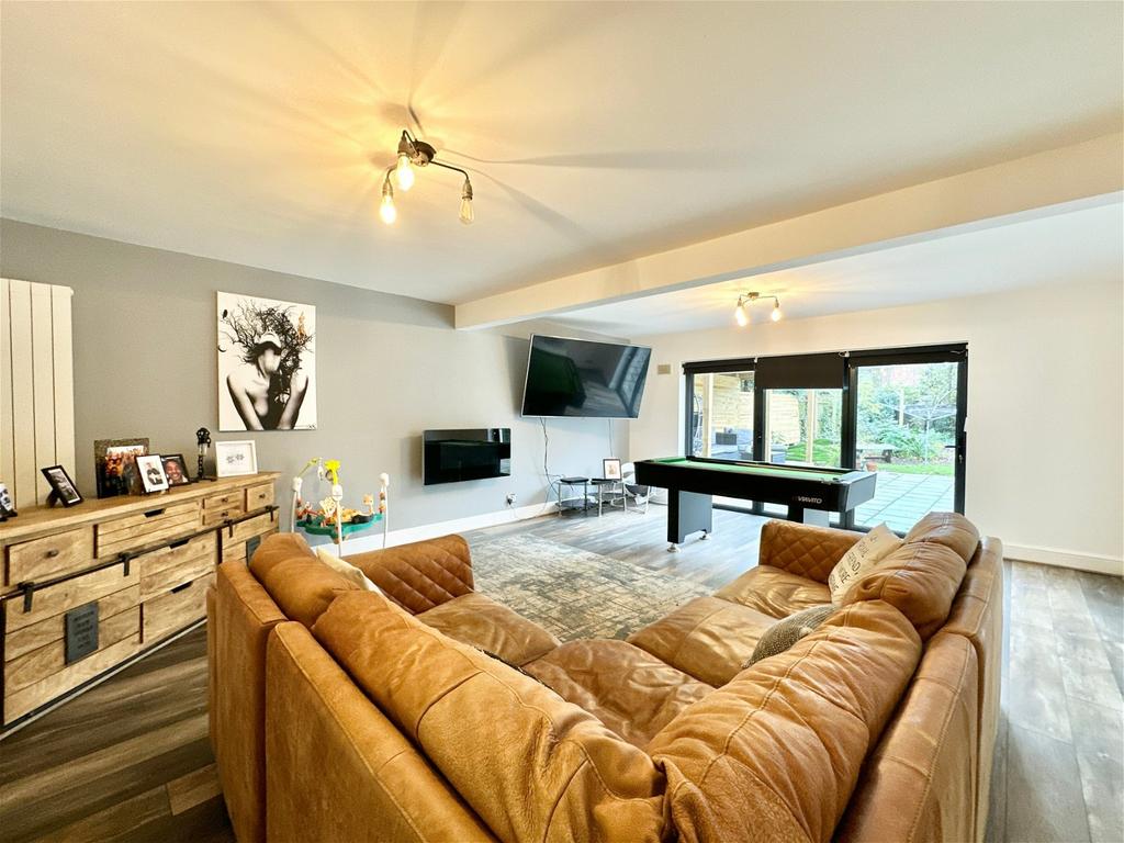 Forest Rise, Kirby Muxloe, Leicester... 4 bed detached bungalow for