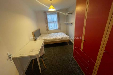 undefined, Castle Boulevard, Lenton, England