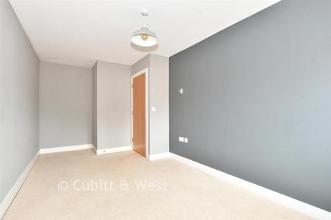 2 bedroom flat for sale, Portland Way, Knowle, Fareham, Hampshire