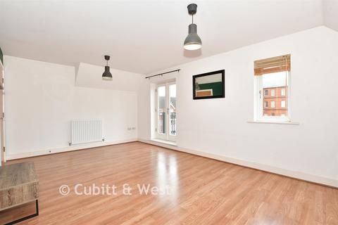 2 bedroom flat for sale, Portland Way, Knowle, Fareham, Hampshire