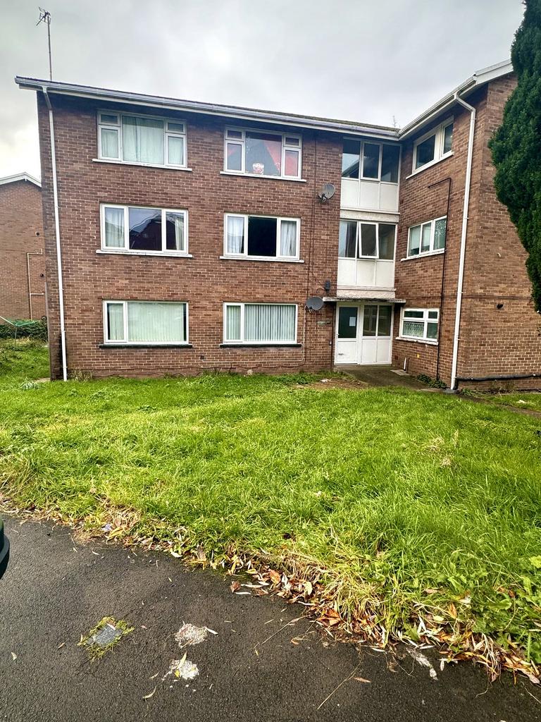 Cranleigh Rise, Rumney, Cardiff. CF3 2 bed flat for sale £60,000