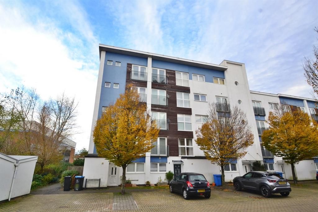 Poole 1 bed flat for sale £138,500