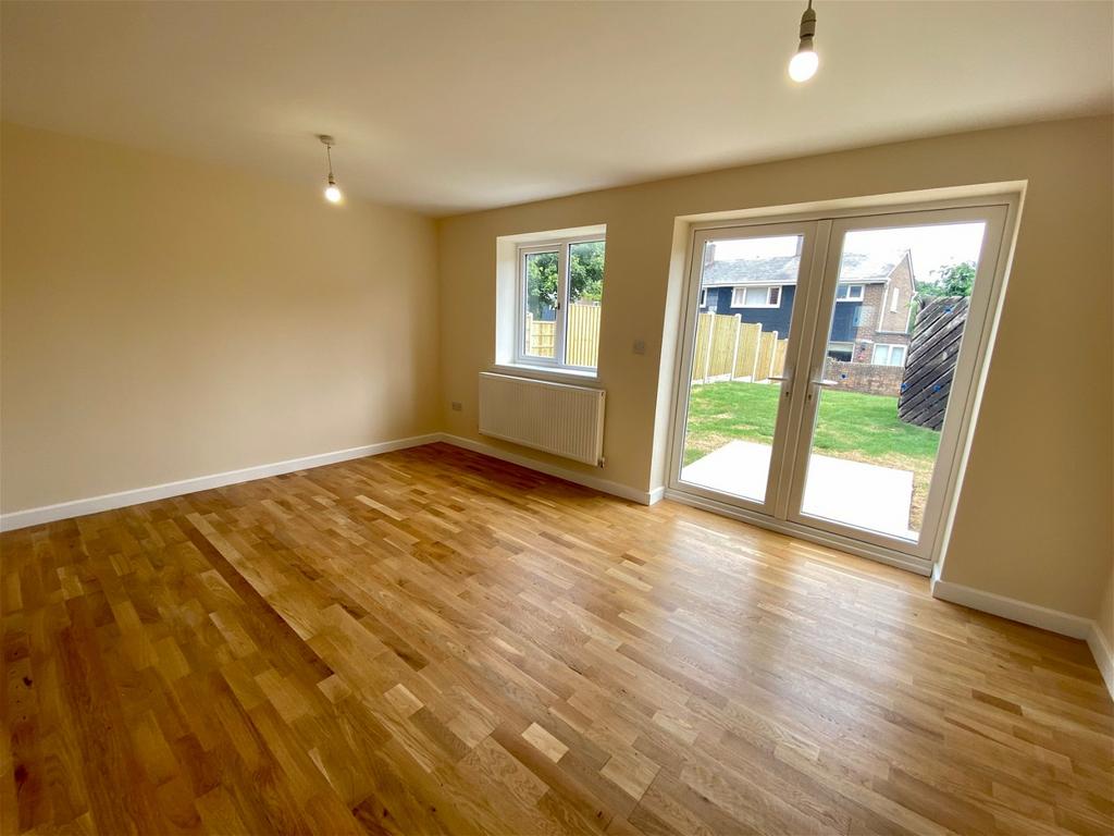 Wetherby, The Moorlands, LS22 3 bed semidetached house to rent £