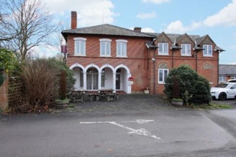 Leisure facility for sale - Park House Hotel, Cholderton, Salisbury, Wiltshire, SP4 0EG