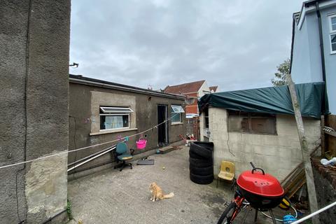 293 Stapleton Road, Bristol, BS5 0NH