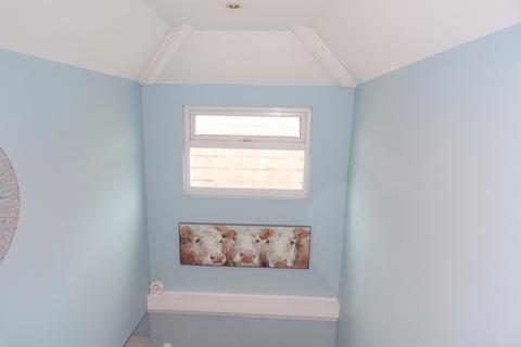 4 bedroom chalet for sale, Craigmoor Avenue, Bournemouth, Dorset