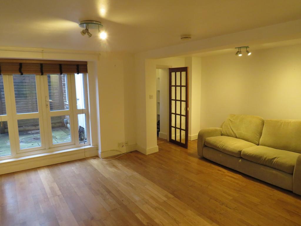 Wembury Mews, Highgate, N6 1 bed flat £1,690 pcm (£390 pw)