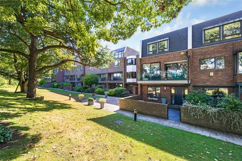 9 Kreisel Walk, Richmond, TW9 3AL