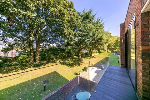 9 Kreisel Walk, Richmond, TW9 3AL