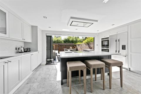 9 Kreisel Walk, Richmond, TW9 3AL