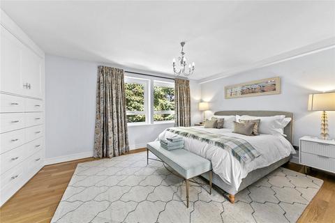 9 Kreisel Walk, Richmond, TW9 3AL