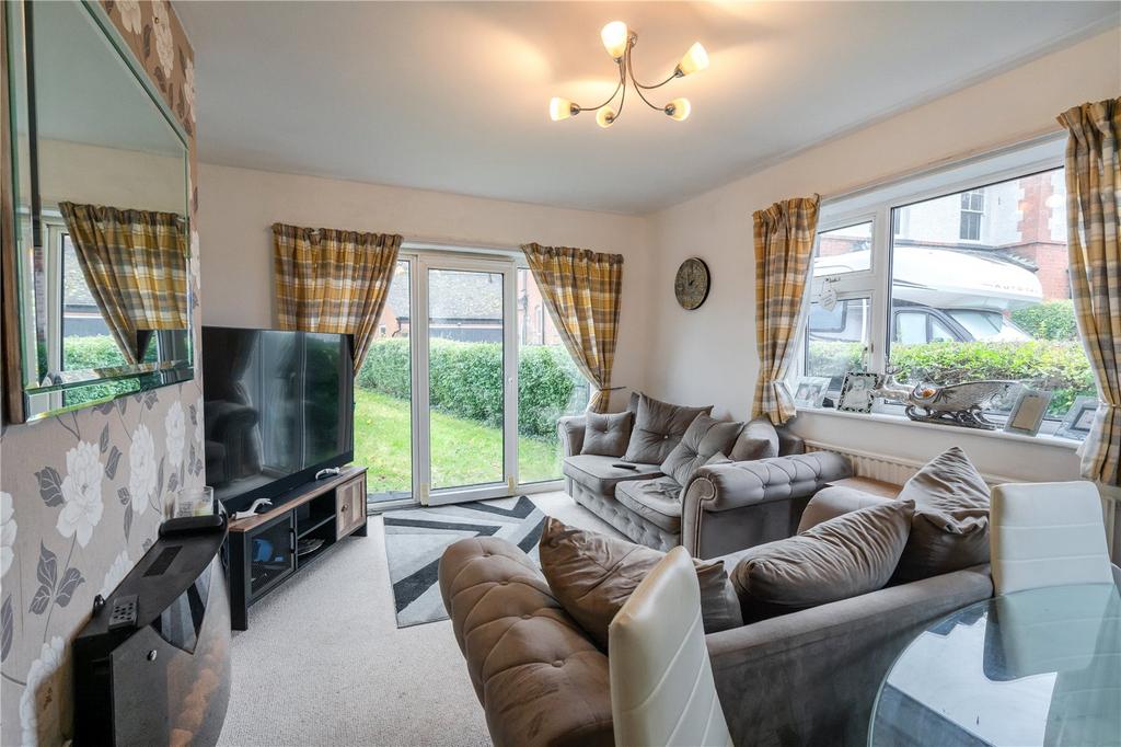 Chapel Road, Tetney, Grimsby, Lincolnshire, DN36 2 bed bungalow for
