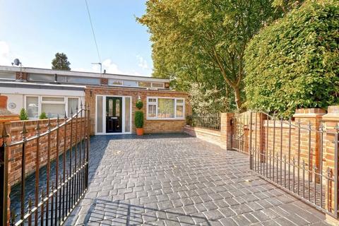 3 bedroom end of terrace house to rent - Mill Road Strood ME2